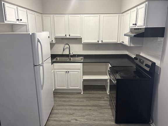 2nd image of 609 E Glenwood Lansing Rd APT 102