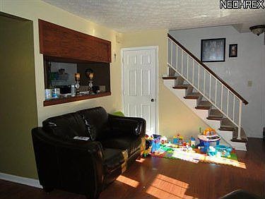 3rd image of 240 Canterbury Ln #D-19