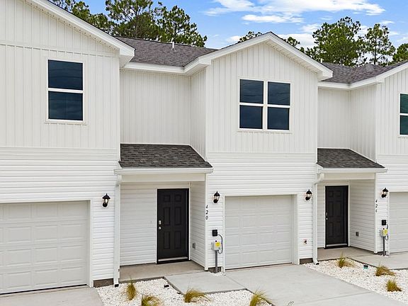 2nd image of 420 Chateau Ln