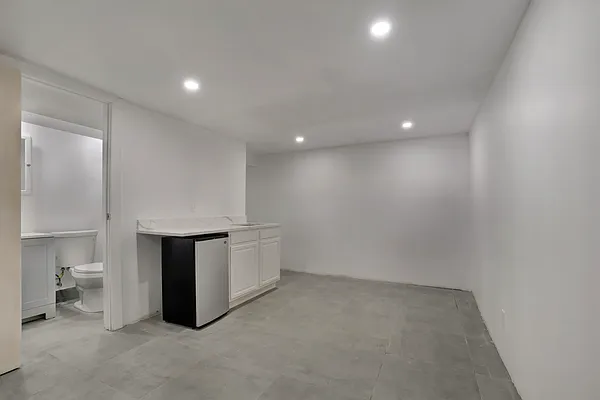 Rented by Compass | media 13