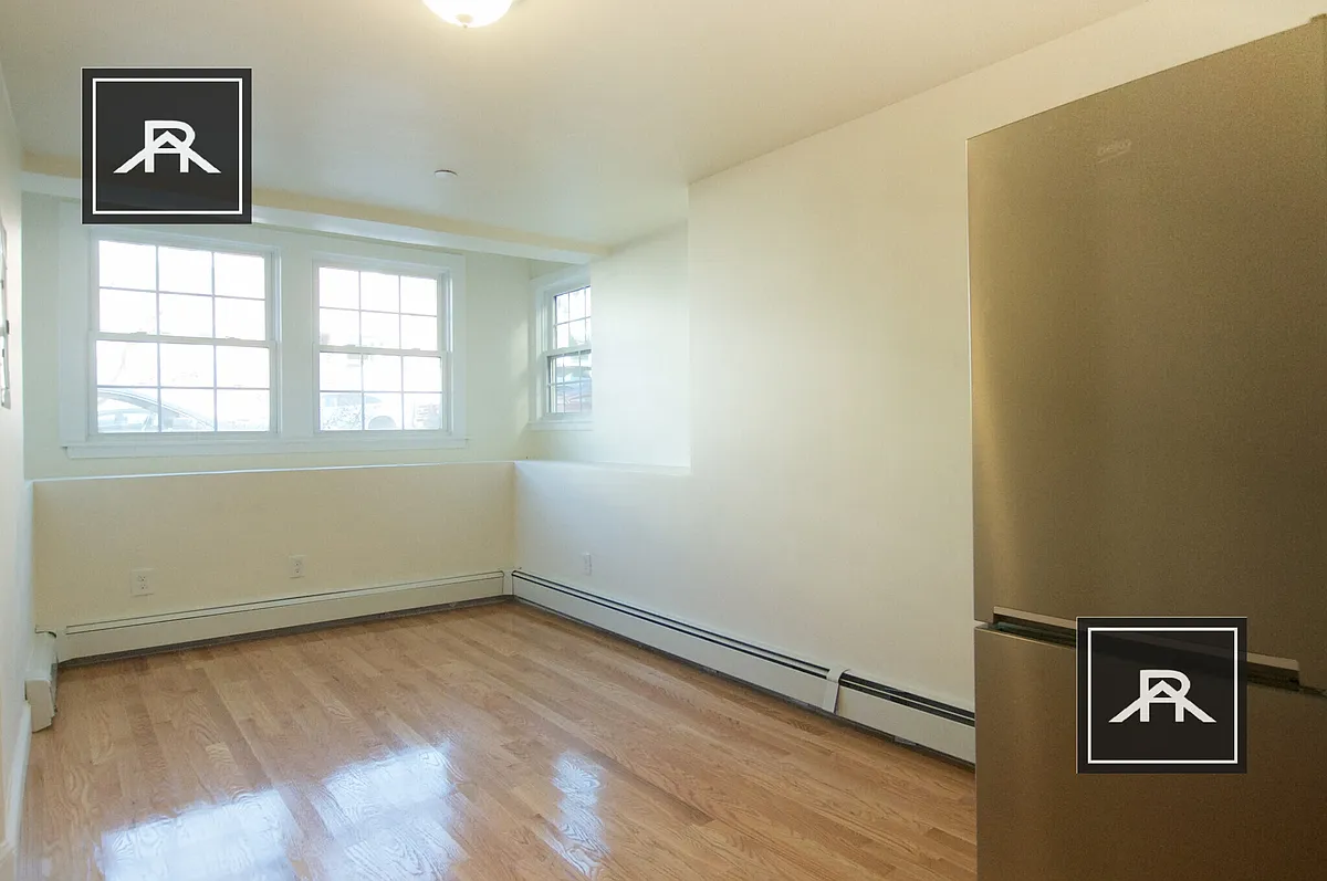 Building Photo - 503 E Broadway #1