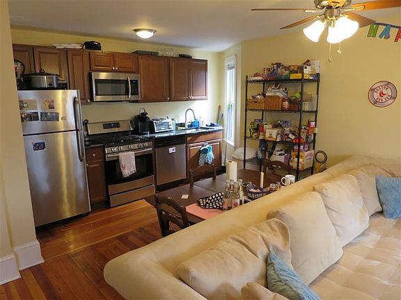 2nd image of 21 Chandler St #1R