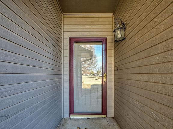 4th image of 4813 Smoking Oaks Dr