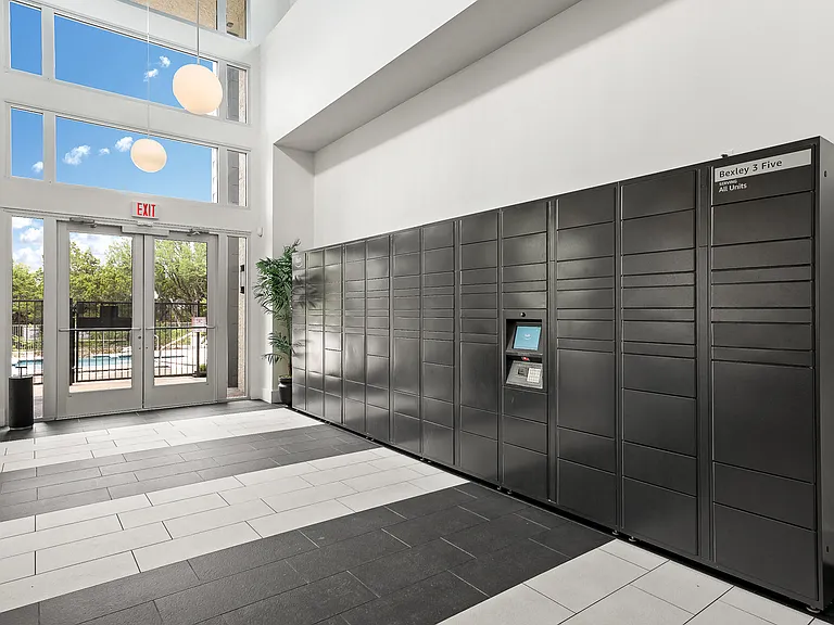 Amazon Package Lockers