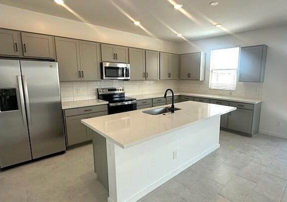 4th image of 5573 S 253RD Avenue
