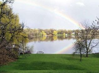 7201 Frontier Trl, Chanhassen, MN 55317