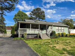 11007 Timonium Dr, Chester, VA 23831