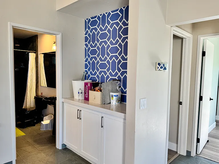 4578 Narragansett Ave — Photo 20