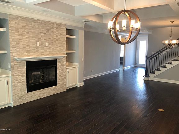 3rd image of 385 Bent Creek Dr