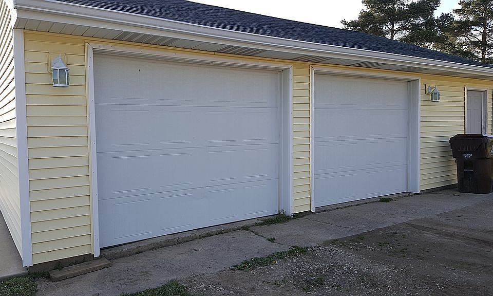 2 car detached garage