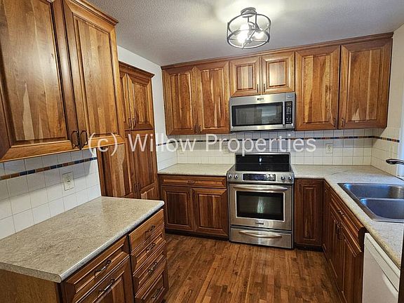 5th image of 15210 13th Ave S