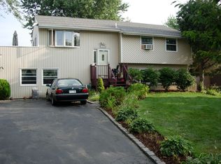 156 Tarpon Ave, Medford, NY 11763