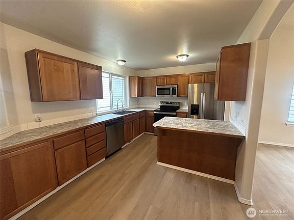 5th image of 18829 23rd Avenue Ct E