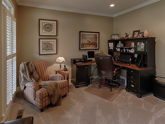 4th image of 1824 Thoreau Ln