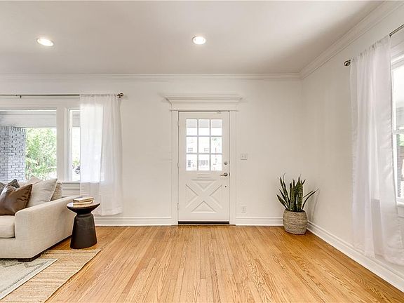 3rd image of 322 NE 14th St