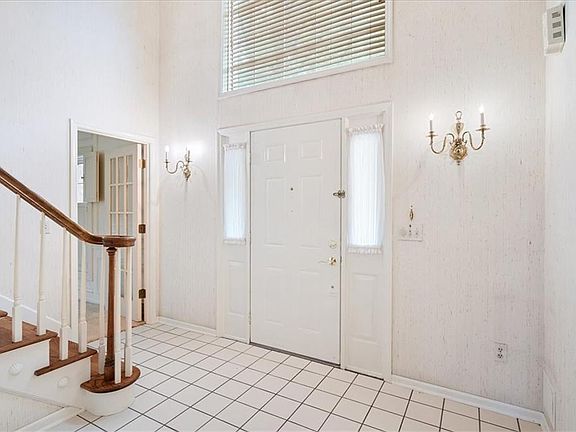 5th image of 5114 Briarwood Ln