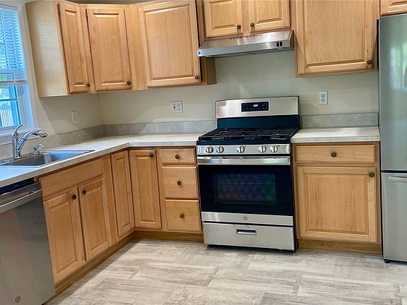 2nd image of 24A Tyler Ave