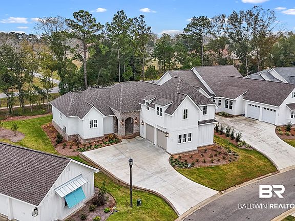 3rd image of 884 Geranium Dr