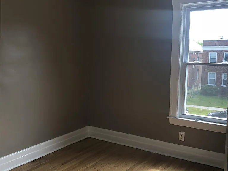505 Westminster St — Photo 7