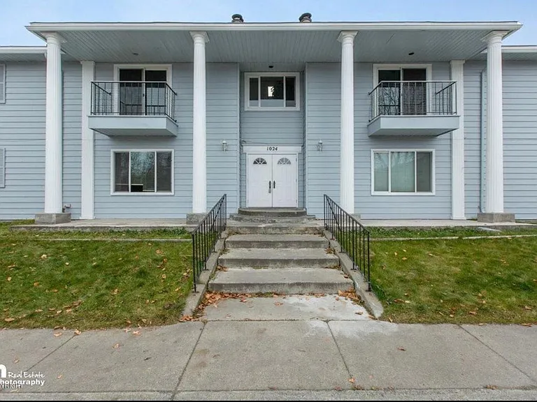1024 Hoyt St #103 — Photo 2