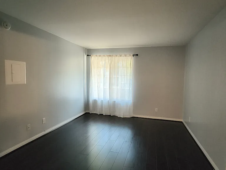 5530 Owensmouth Ave #233 — Photo 10