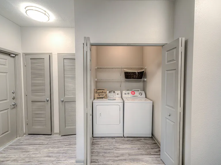 Washer & Dryer Included