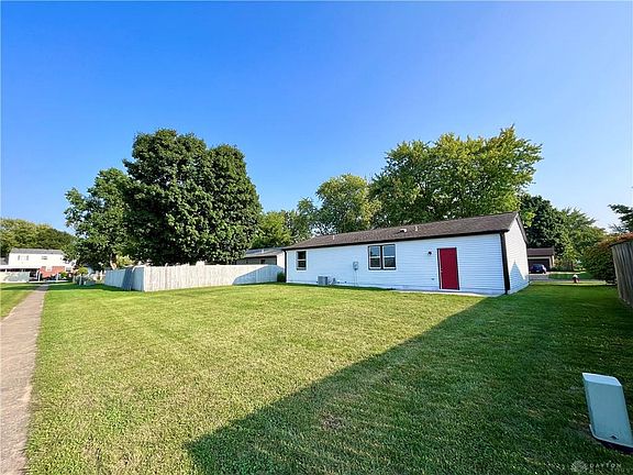 5th image of 107 Phelps Farm Cir