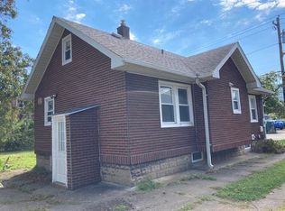 67 E Hawthorne Ave, Valley Stream, NY 11580
