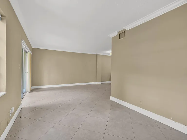 5501 NW 2nd Ave #111 — Photo 14