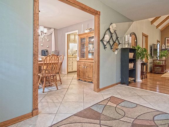 3rd image of 4701 Cynthia Ln