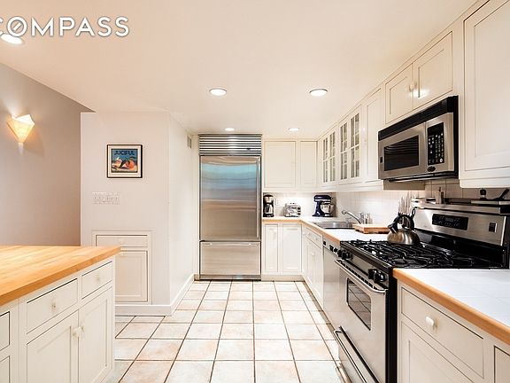 4th image of 427 West St #2A
