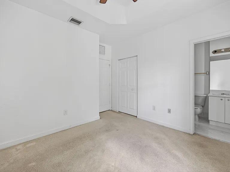 1575 NE 33rd Ave #105 — Photo 24