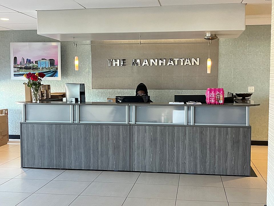 Lobby Front Desk Staffed