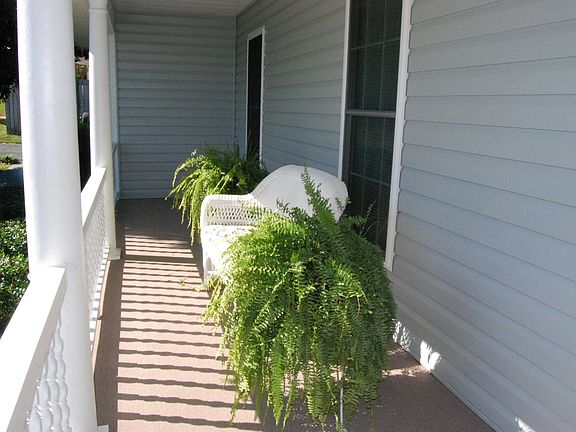 4th image of 529 Hillcrest Cir