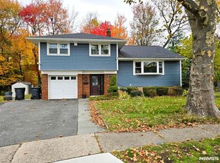 56 Sergent Ct, Bergenfield, NJ 07621