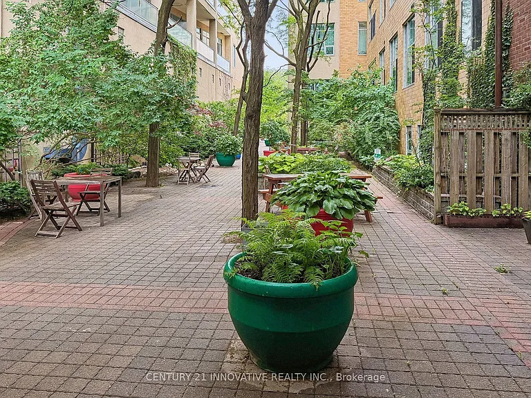 160 Baldwin St #420 — Photo 41