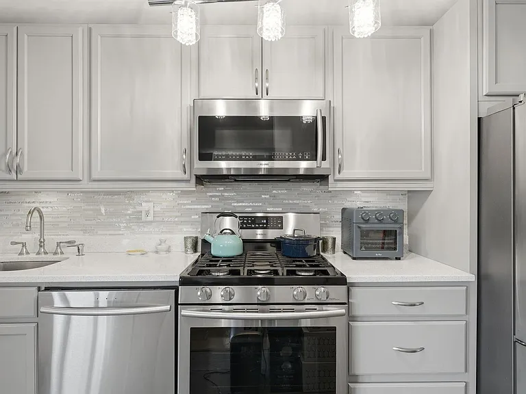 6040 Boulevard East #7L — Photo 9
