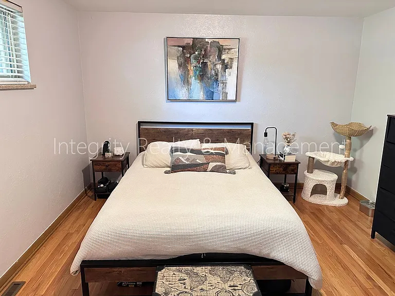 2047 Meade St — Photo 13