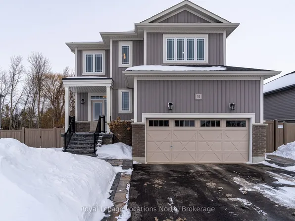31 Emerald St, Wasaga Beach, ON L9Z 0K8