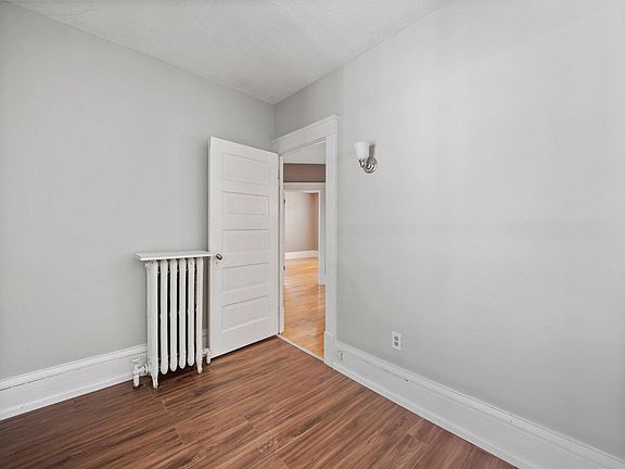 2nd image of 3148 Pillsbury Ave S