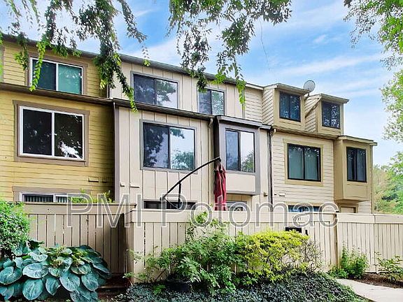 3rd image of 9391 Chadburn Pl