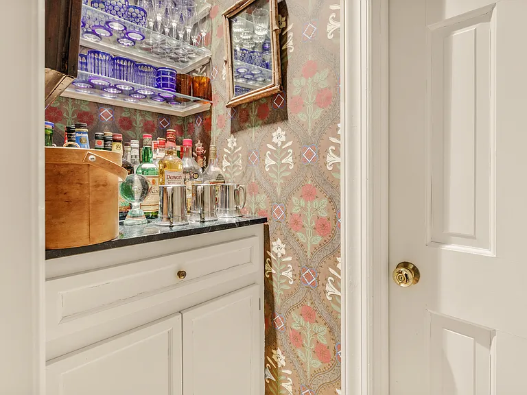 145 First Neck Ln — Photo 11