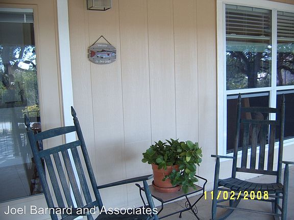 4th image of 1104 Westside Cir