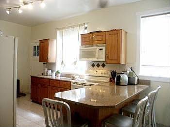 3rd image of 1136 E Hyde Park Blvd #3