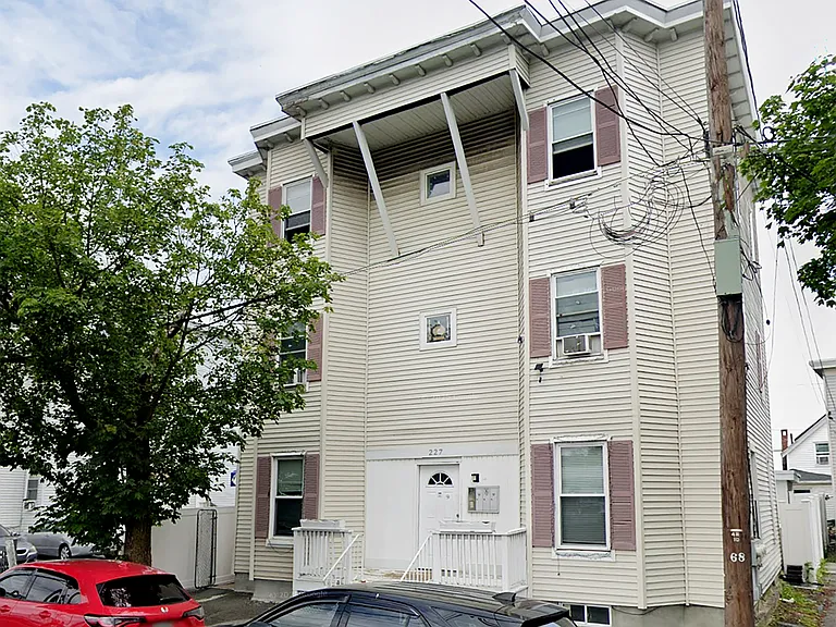 227 Chestnut St #3 — Photo 7