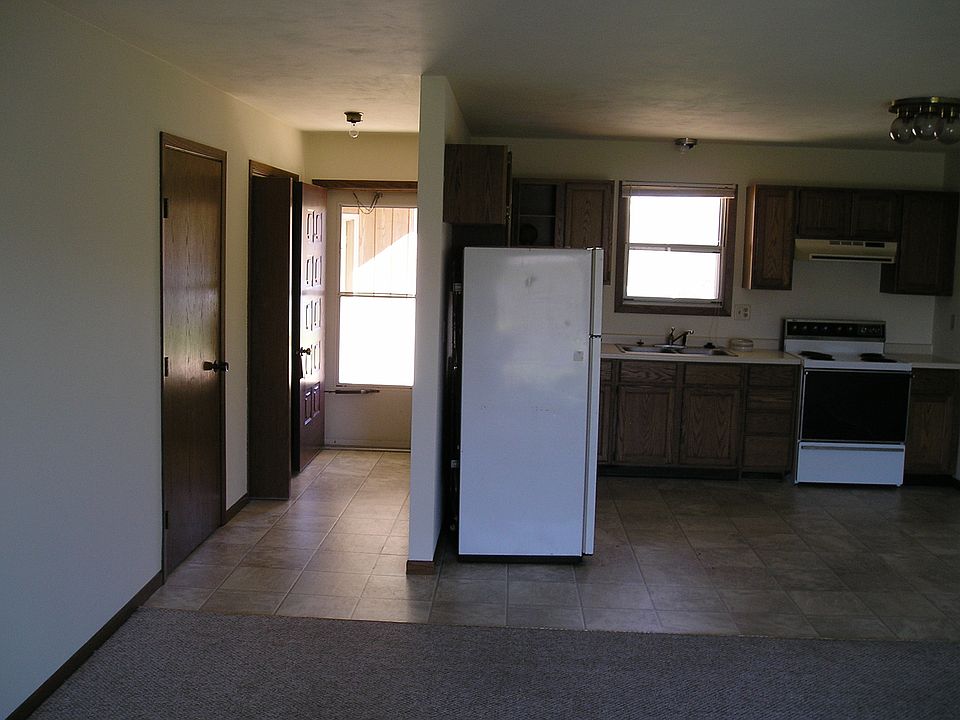 1002 S Main Horicon image 1_05092017