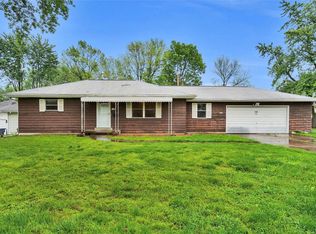 125 Country Life Dr, O'Fallon, MO 63366