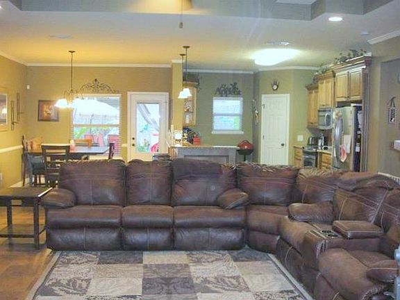 3rd image of 8 Coppercreek Cir