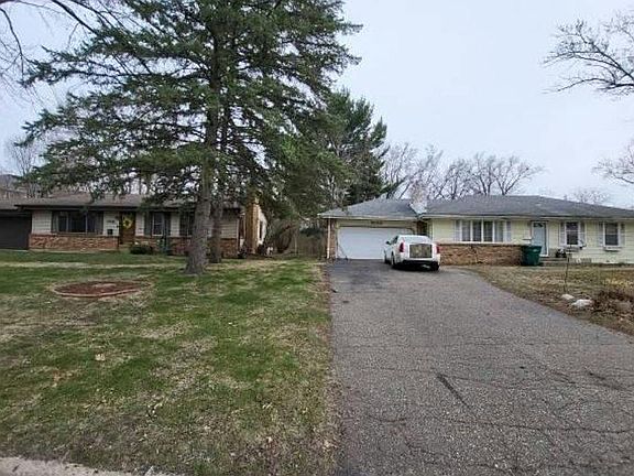 3rd image of 5000 W 82nd St