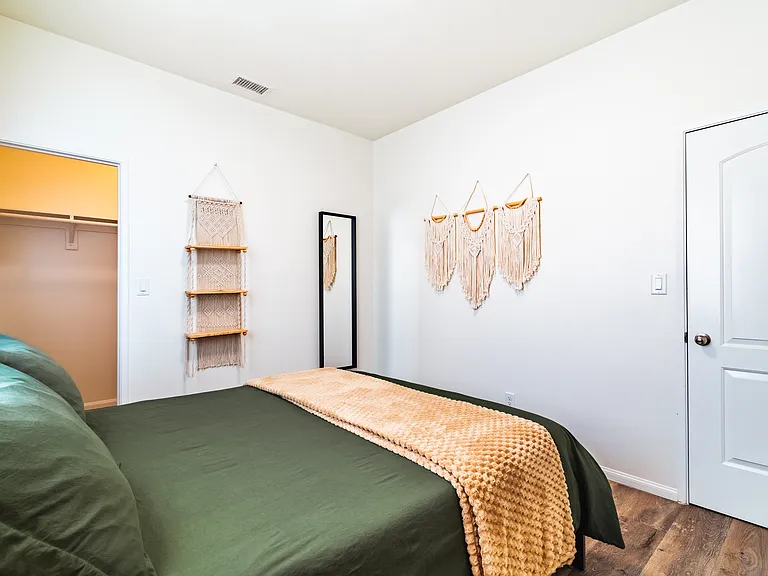 325 Daisy Ave — Photo 49